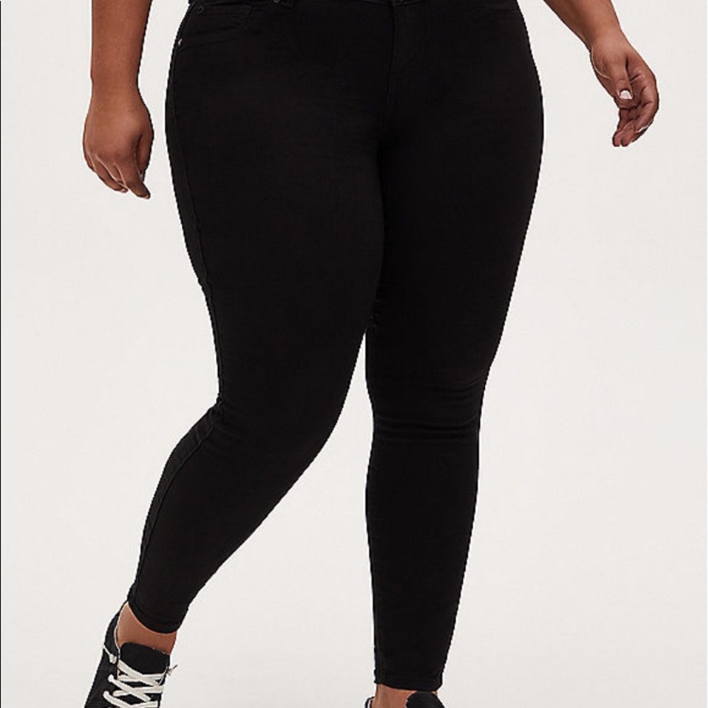 Torrid black super stretch jeggings